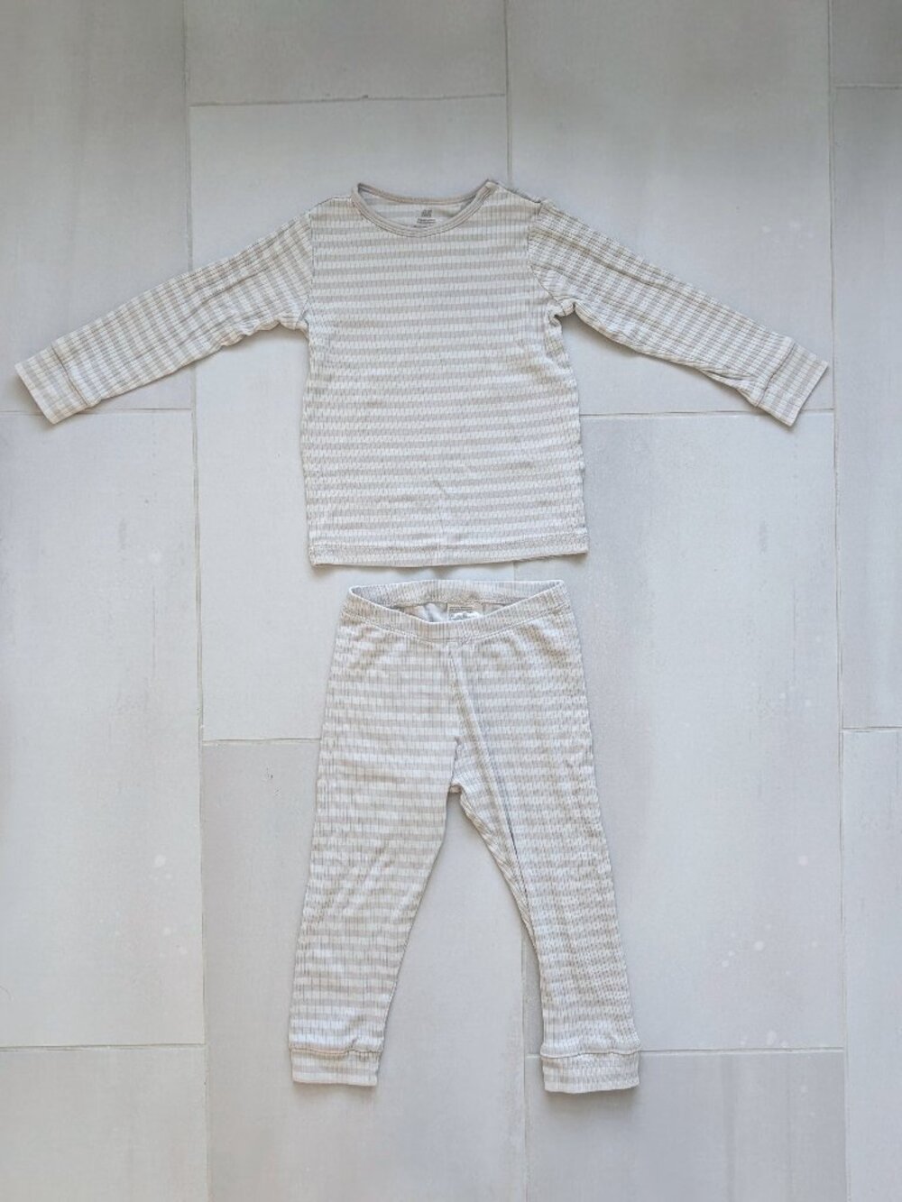 (4/$20) H&M - Ribbed Cotton Set - Picture 2 of 8